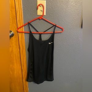 nike workout tank medium
